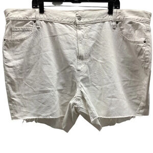 Old Navy Size 24W Plus Size High Rise Slouchy Straight White Jean Shorts. New